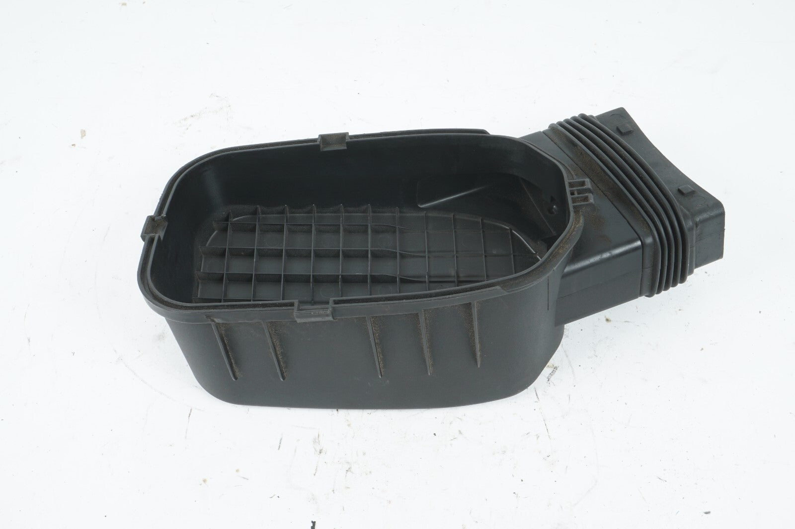 2014 - 2017 MASERATI QUATTROPORTE 3.0L AIR INTAKE FILTER BOX COVER LID OEM 51K