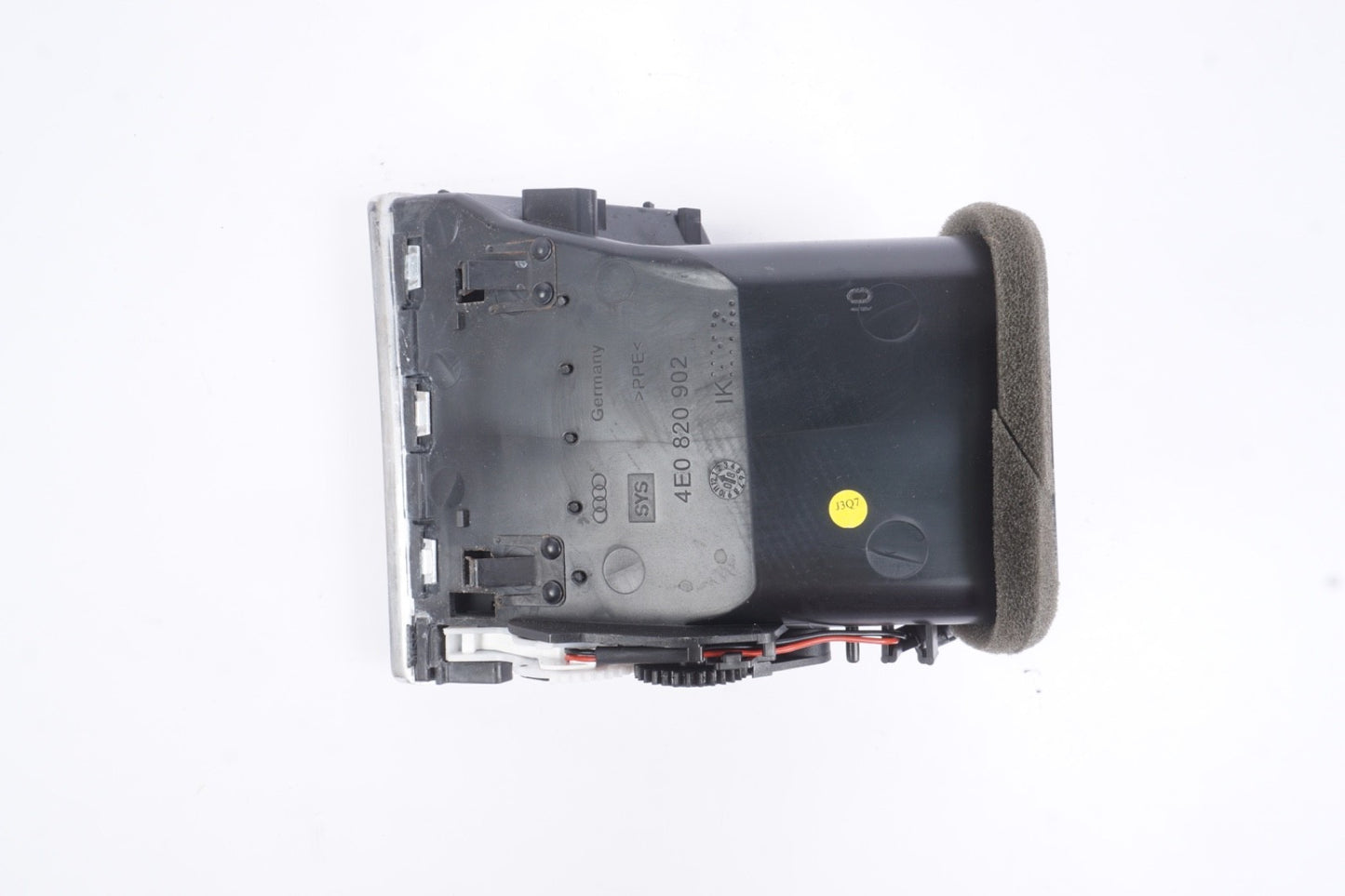 2004 - 2010 AUDI A8 QUATTRO - Front Right DASH AIR VENT 4E0820902
