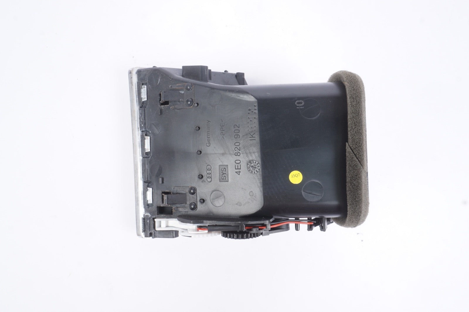 2004 - 2010 AUDI A8 QUATTRO - Front Right DASH AIR VENT 4E0820902
