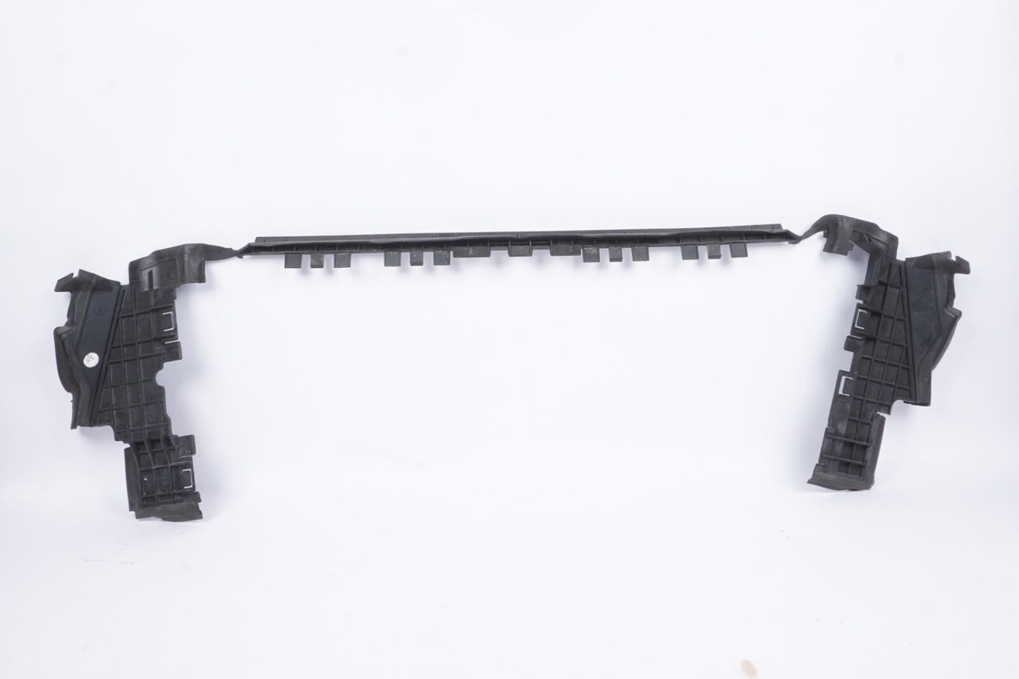 10-17 Mercedes W207 E350 E400 Radiator Support Baffle Air Duct 2075052530 OEM