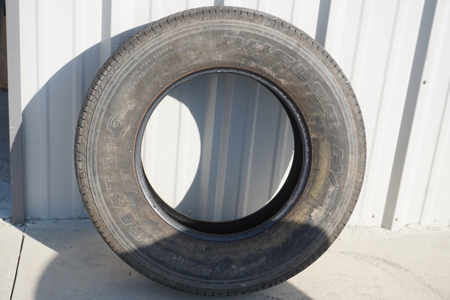 Used 255/70R17 Bridgestone Dueler H/T 684 II 110S - 6/32 - Tire