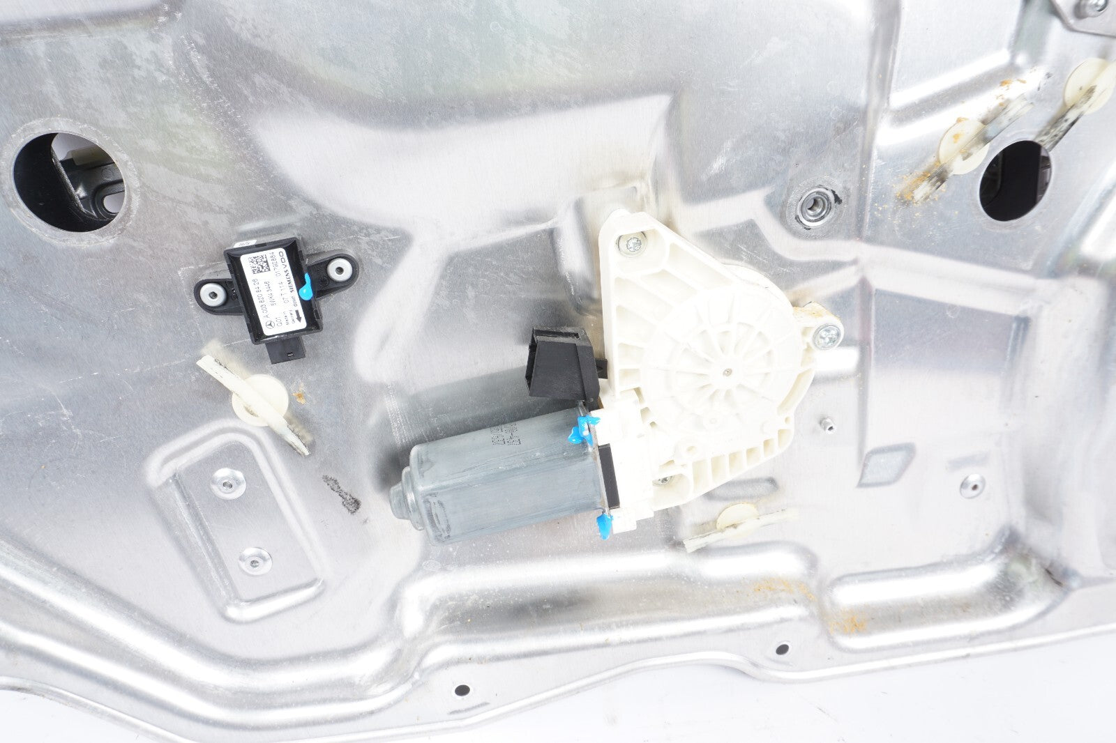 07-13 Mercedes W221 S550 Front Left Driver Window Regulator & Motor OEM