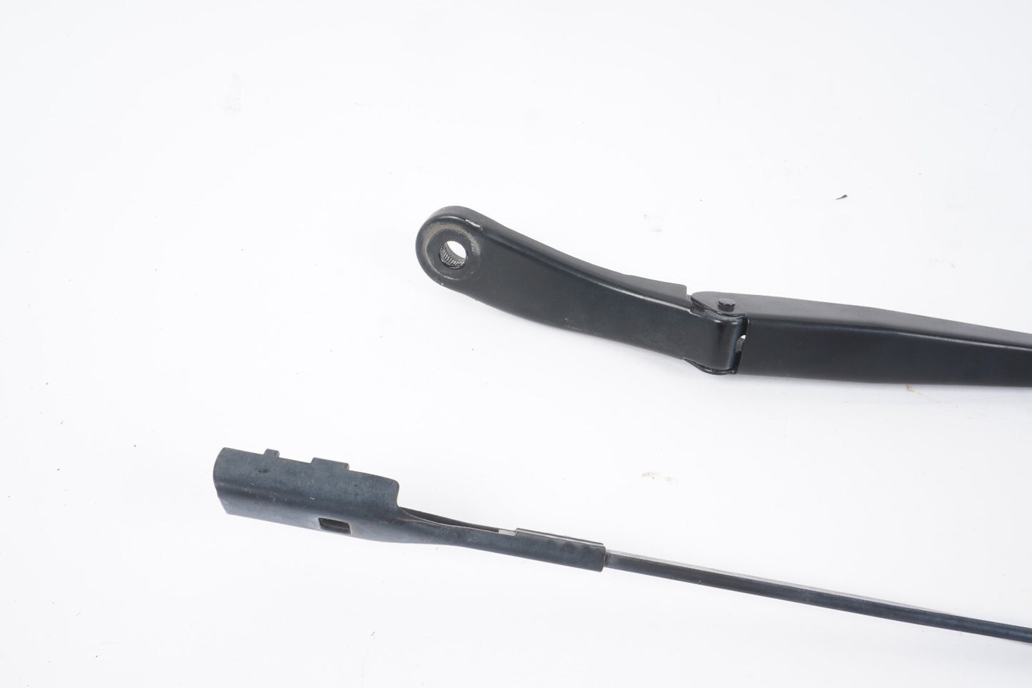 17 - 21 Alfa Romeo Giulia FRONT WINDSHIELD WIPER ARM LEFT & RIGHT OEM