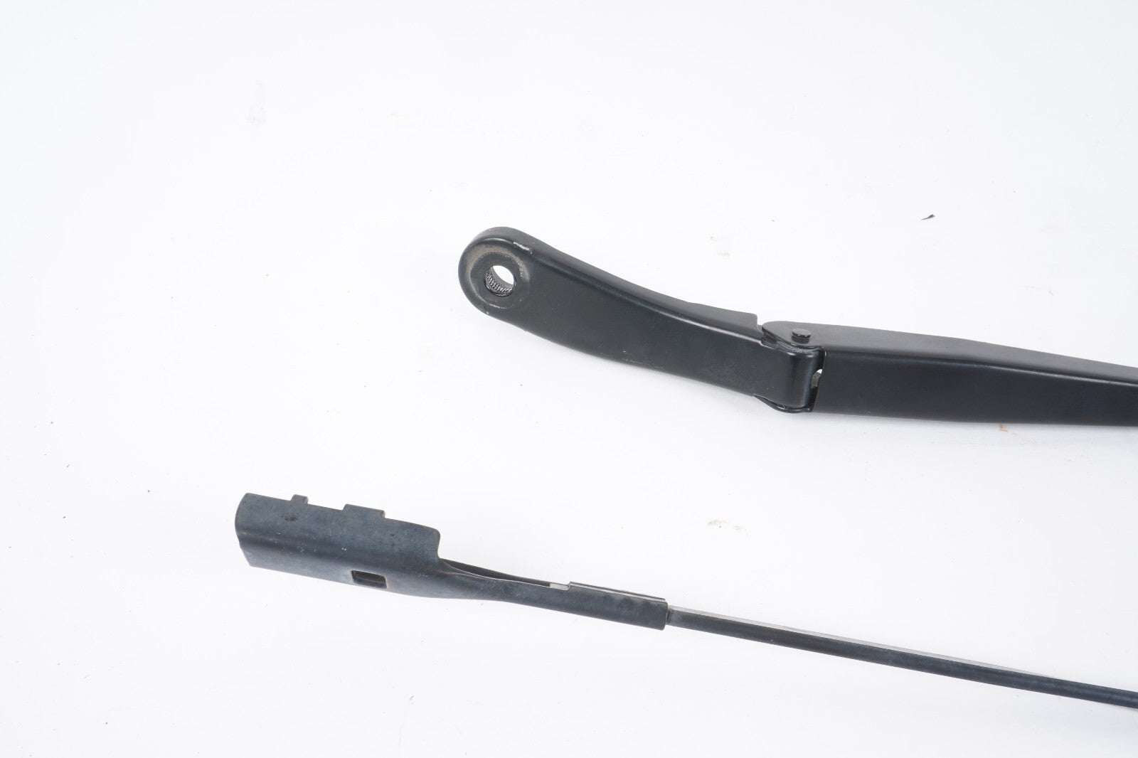 17 - 21 Alfa Romeo Giulia FRONT WINDSHIELD WIPER ARM LEFT & RIGHT OEM