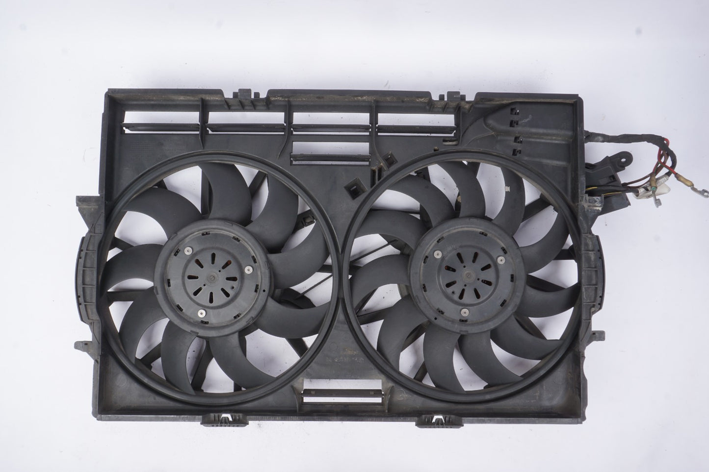 2011 2012 Audi A8 D4 4.2L Engine Cooling Fan & Shroud  OEM