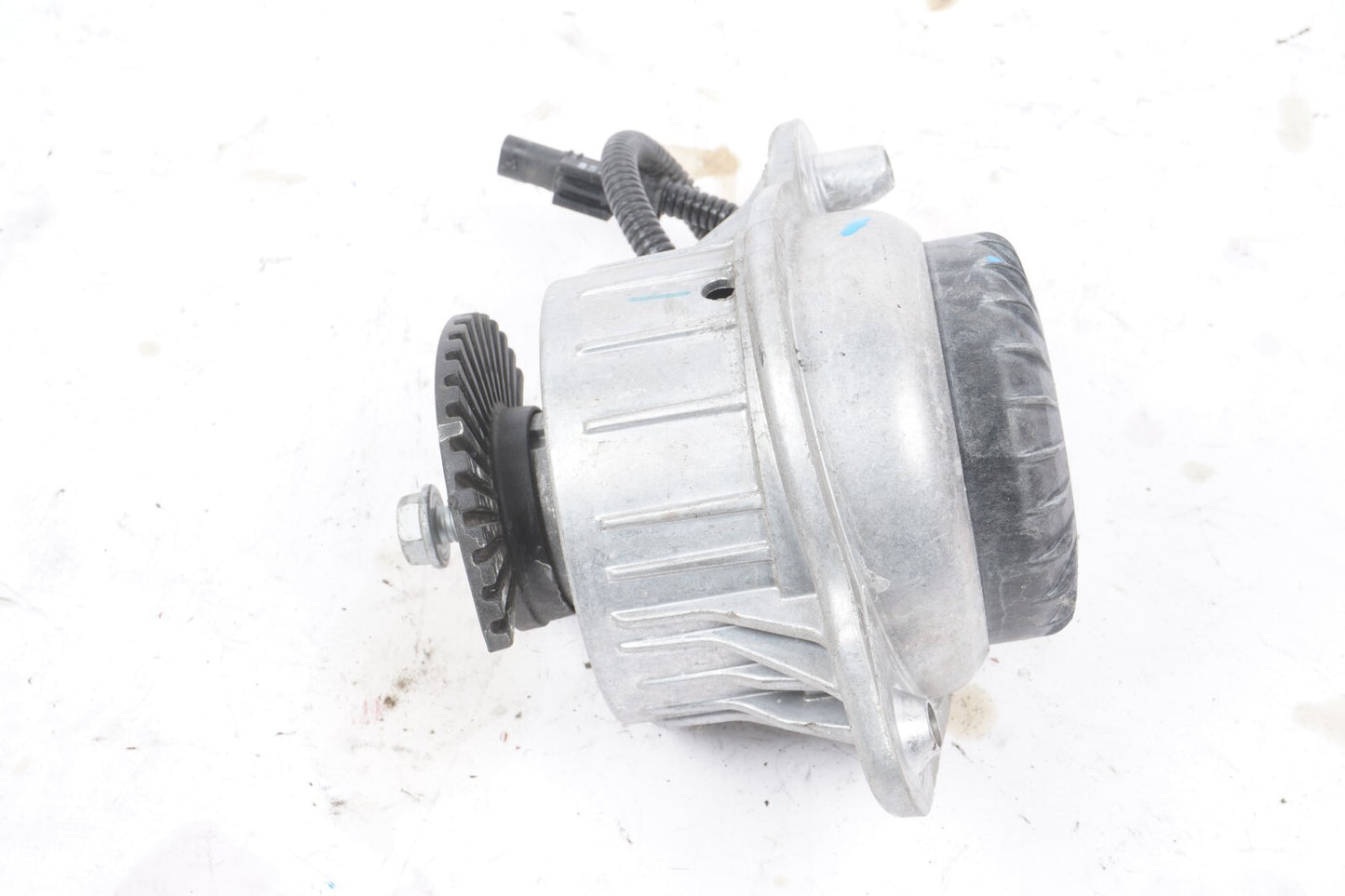 14-17 Mercedes S550 W222 Engine Motor Mount Left A2222407517 OEM