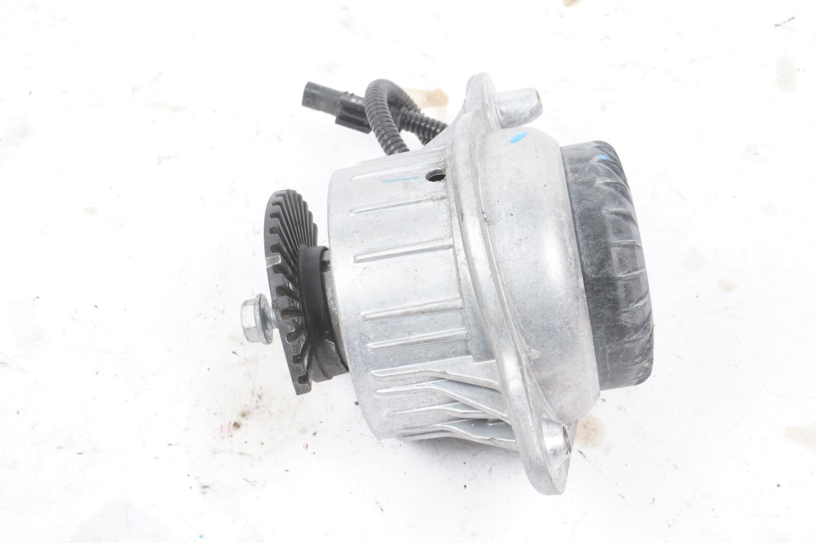 14-17 Mercedes S550 W222 Engine Motor Mount Left A2222407517 OEM