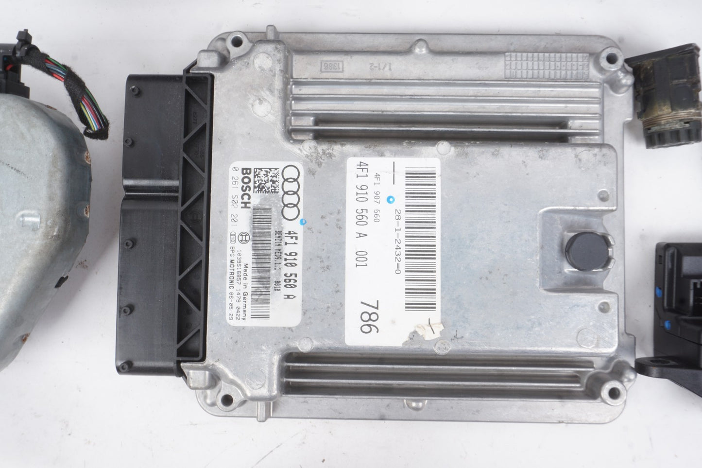 2007 2008 Audi A6 4.2L Ignition Set Key Lock Module Instrument Cluster OEM
