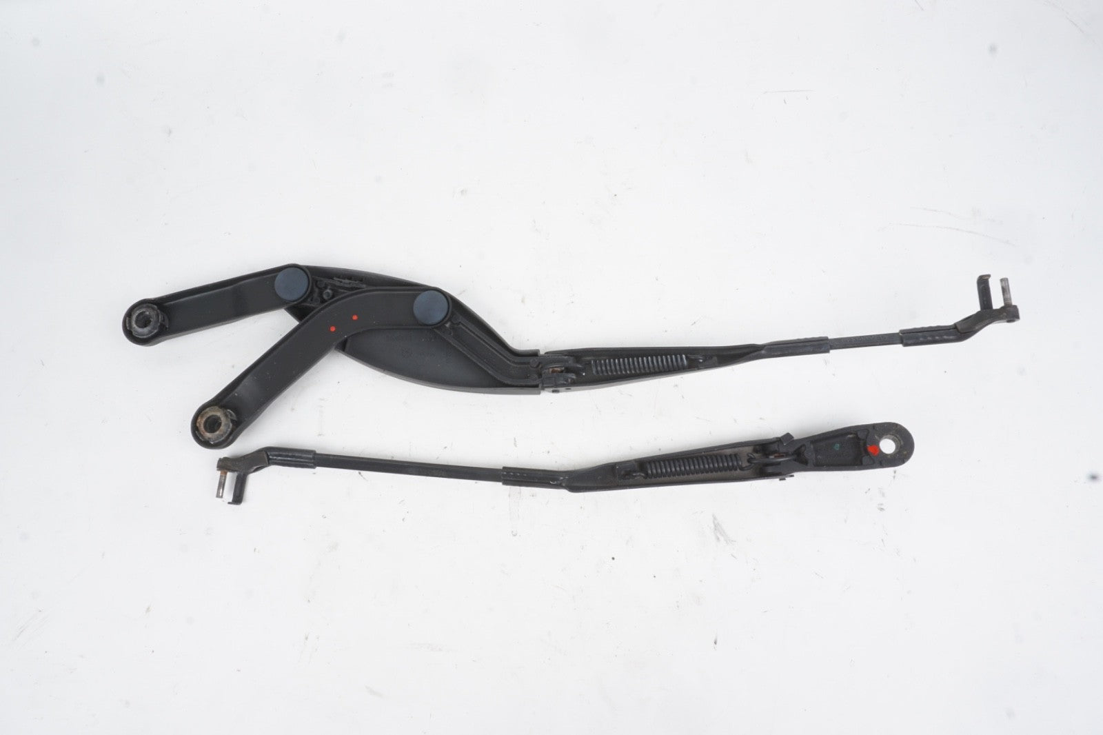 03-06 MERCEDES R230 SL500 FRONT RIGHT / LEFT WINDSHIELD WIPER ARM SET PAIR OEM