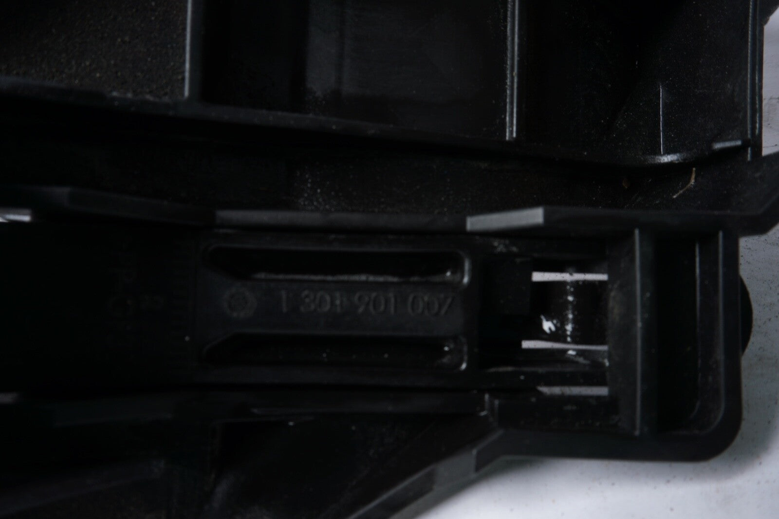 2012-14 AUDI A7 S7 Headlight Left Right Bracket Holder mount Genuine 4G8941453A