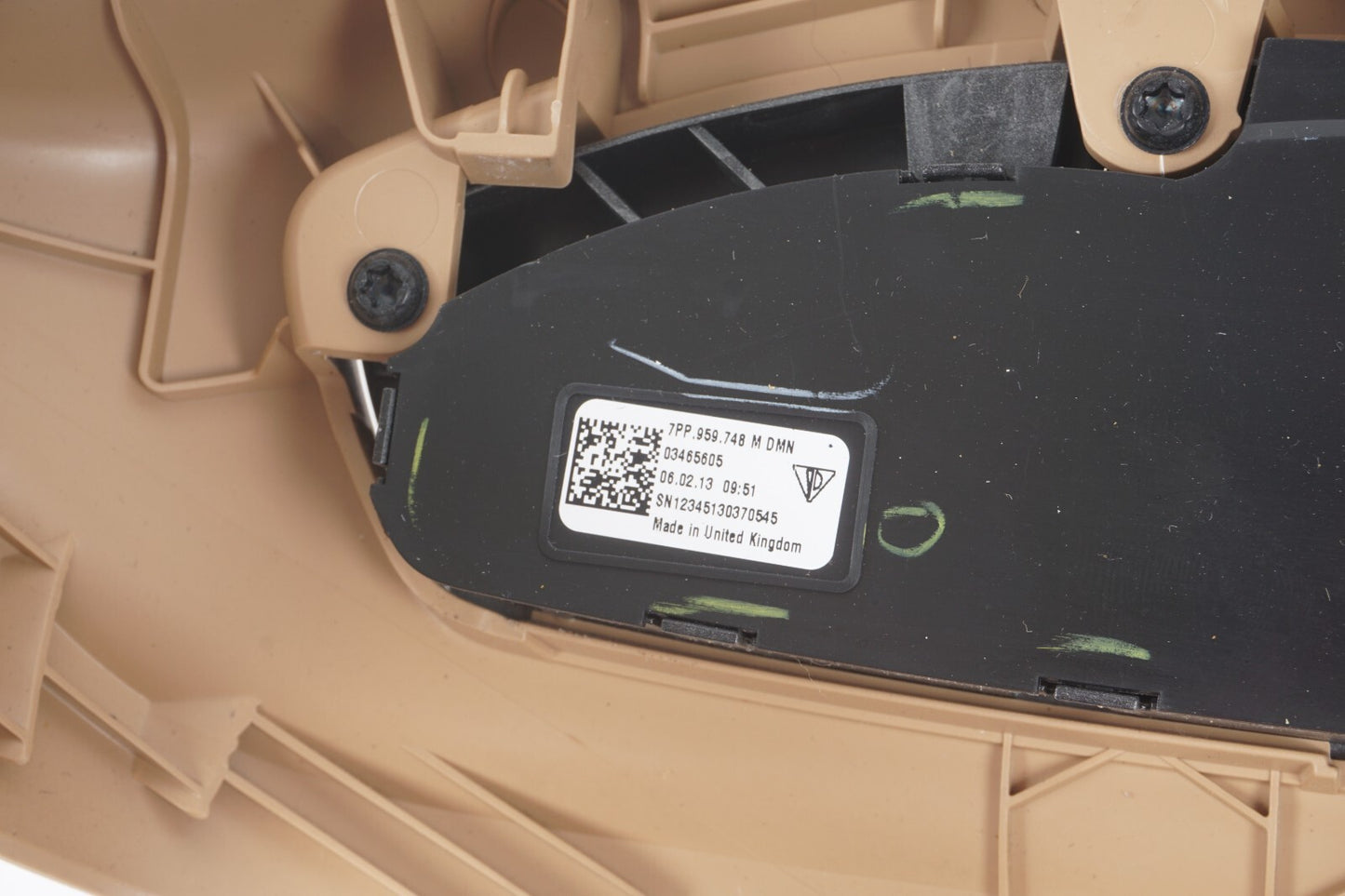 11-18 PORSCHE CAYENNE FRONT RIGHT PASSENGER SEAT TRIM COVER PANEL & SWITCH OEM