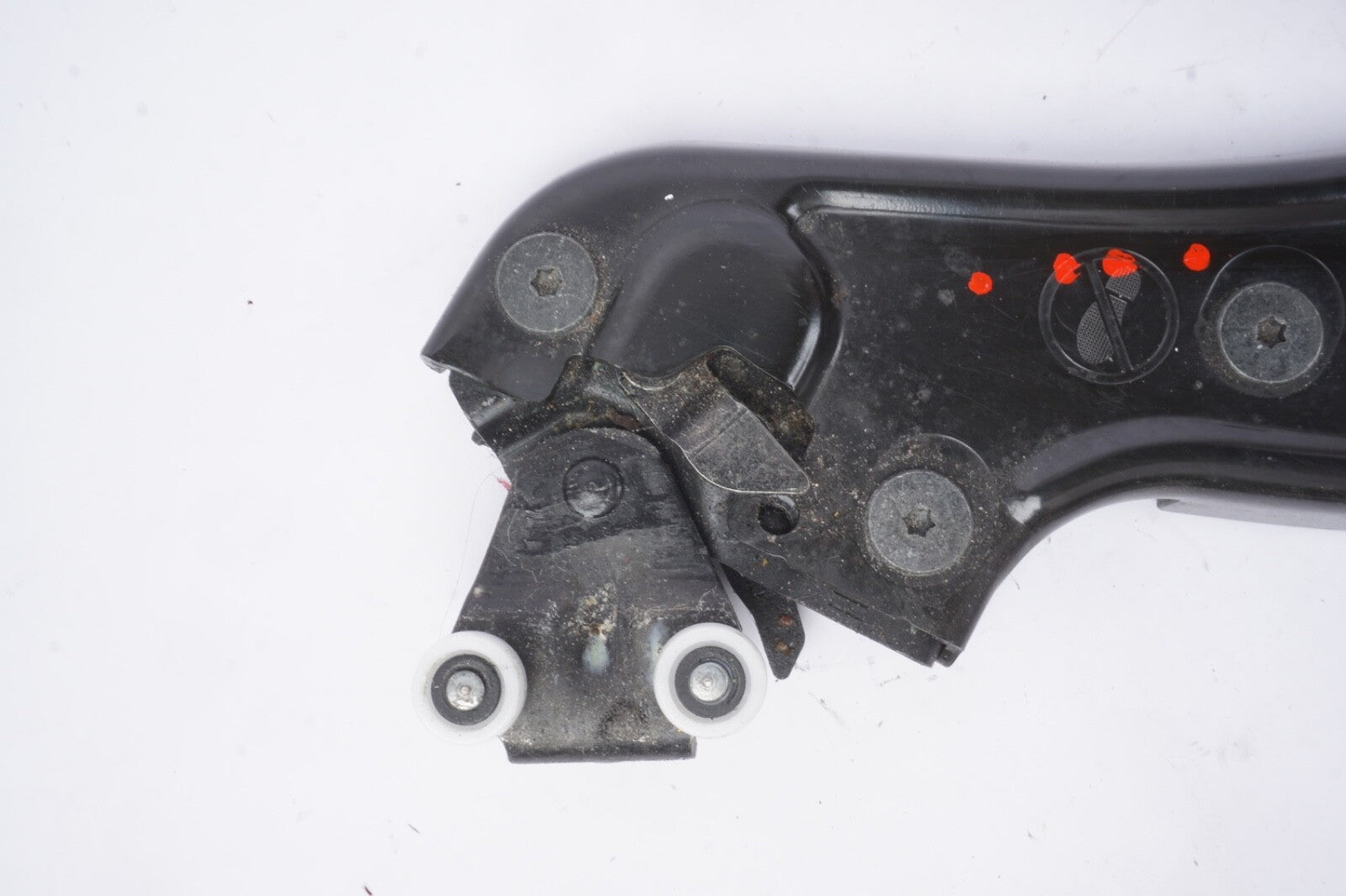 2018 - 2023 HONDA ODYSSEY REAR RIGHT SLIDING DOOR LOWER ROLLER HINGE 72570-THR