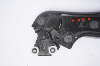 2018 - 2023 HONDA ODYSSEY REAR RIGHT SLIDING DOOR LOWER ROLLER HINGE 72570-THR