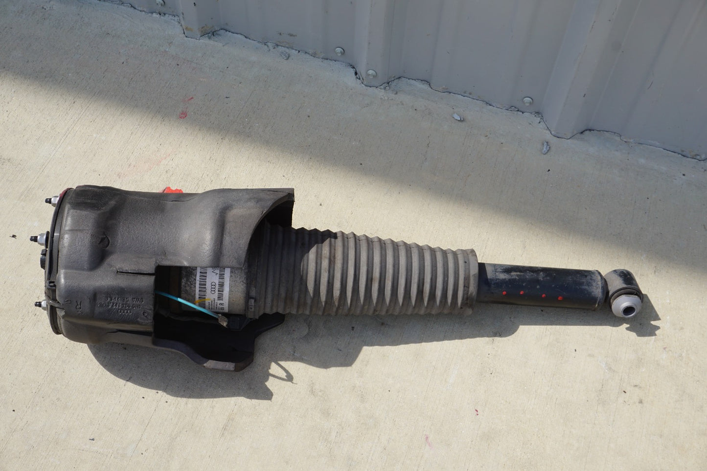 11-18 Audi A8L Rear Right Passenger Air Suspension Shock Strut 4H0616002M OEM