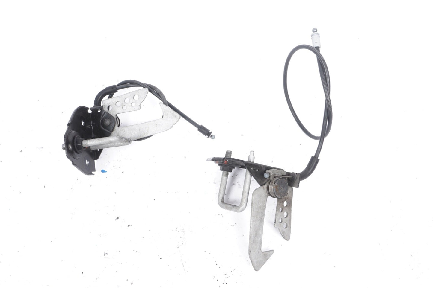 2012-2018 BMW M6 650i Left Right Upper HOOD Latch / LOCK 7183764