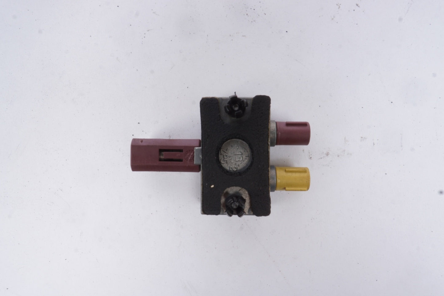 2010-2016 MERCEDES BENZ E350 C207 ANTENNA AMPLIFIER SPLITTER AMP MODULE OEM