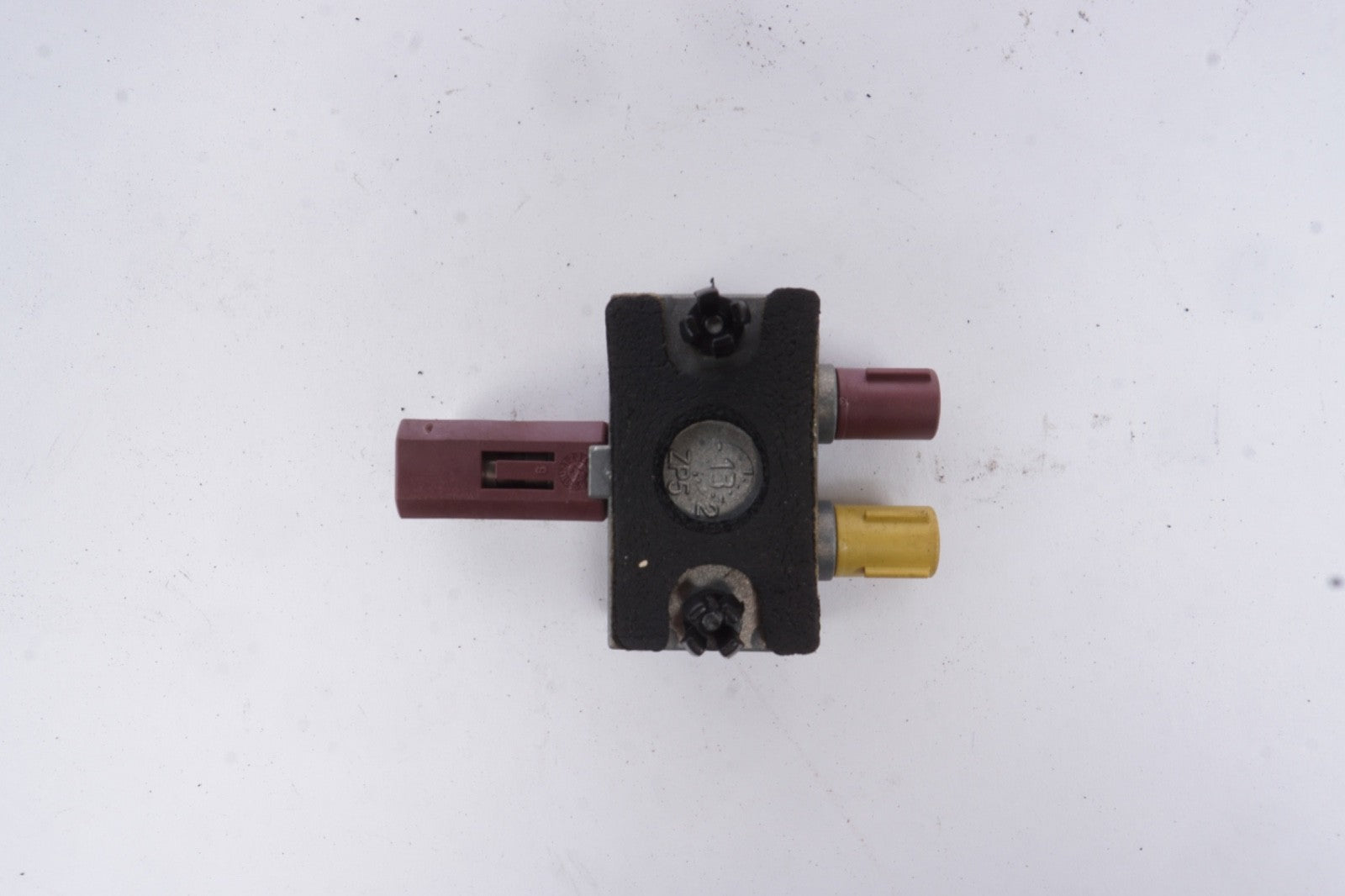 2010-2016 MERCEDES BENZ E350 C207 ANTENNA AMPLIFIER SPLITTER AMP MODULE OEM