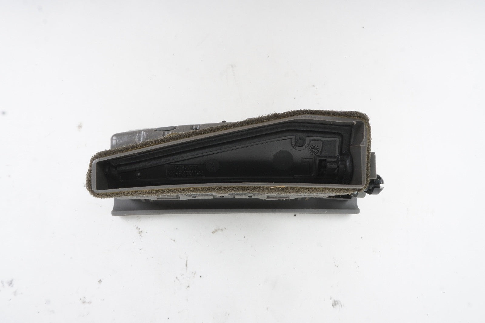 2007 - 2013 MERCEDES S550 W221 B PILLAR AC AIR VENT LEFT GRAY OEM