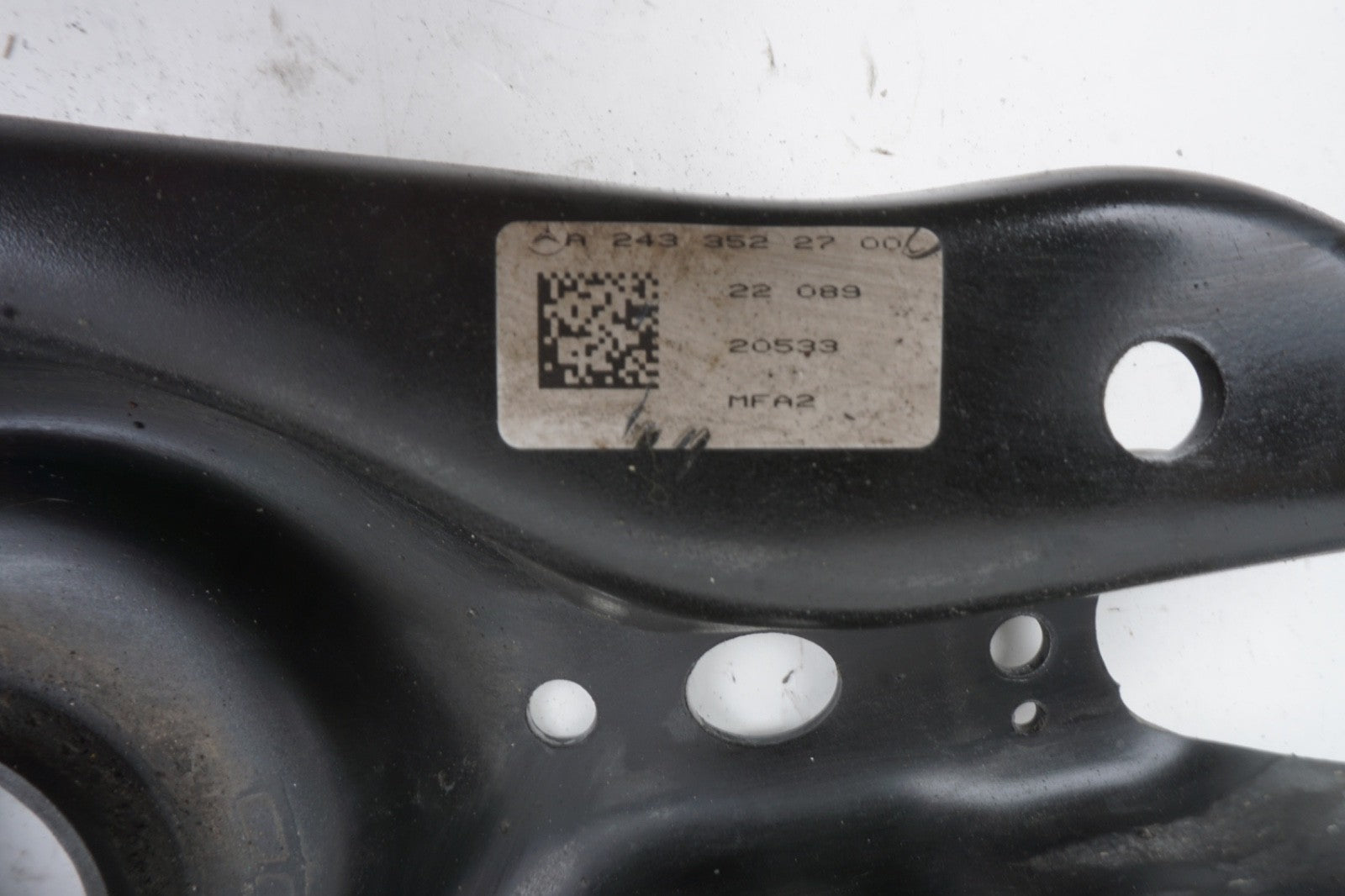 Rear Left Spindle Knuckle Wheel Hub Control Arm Mercedes X243 EQB300 GLB250 OEM