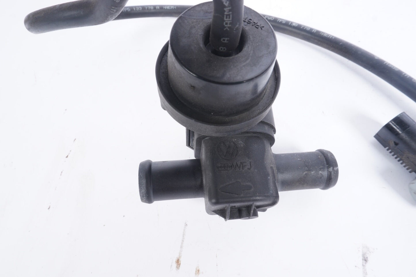 11-18 Porsche Cayenne VW Volkswagen Tuareg Heater Bypass Water Valve + Hose OEM