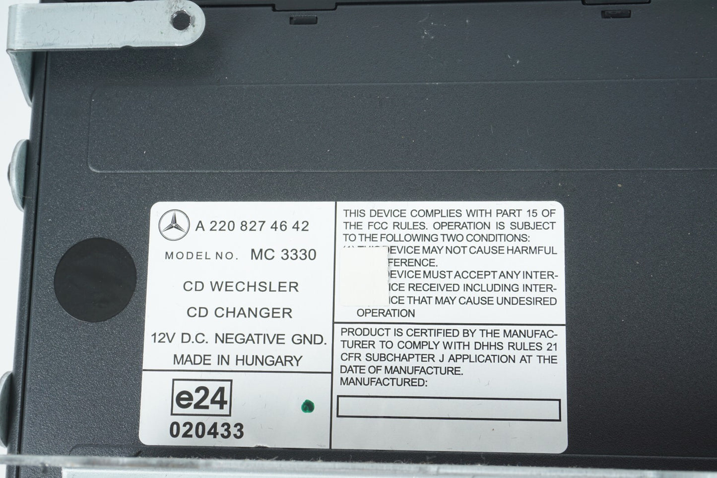 2003 - 2008 Mercedes SL500 R230 CD Changer 6 Disk Player  2208274642  OEM