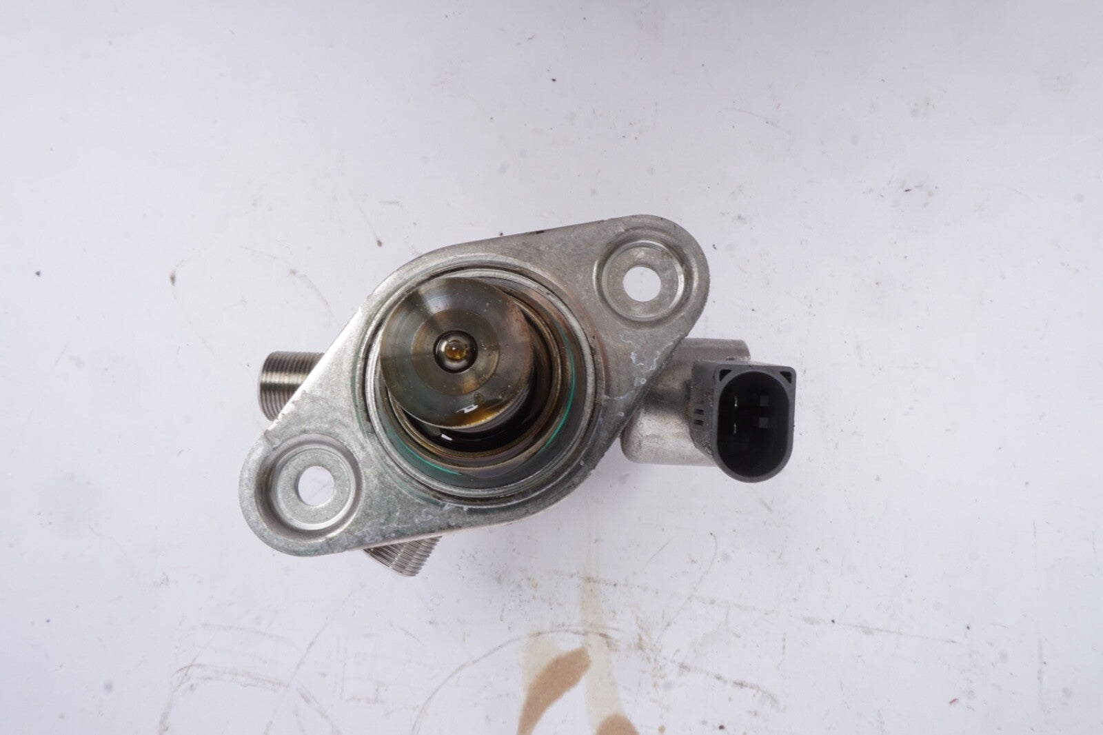 12-18 Mercedes W212 E400 C300 GLE350 M276 High Pressure Fuel Pump w/ Housing OEM