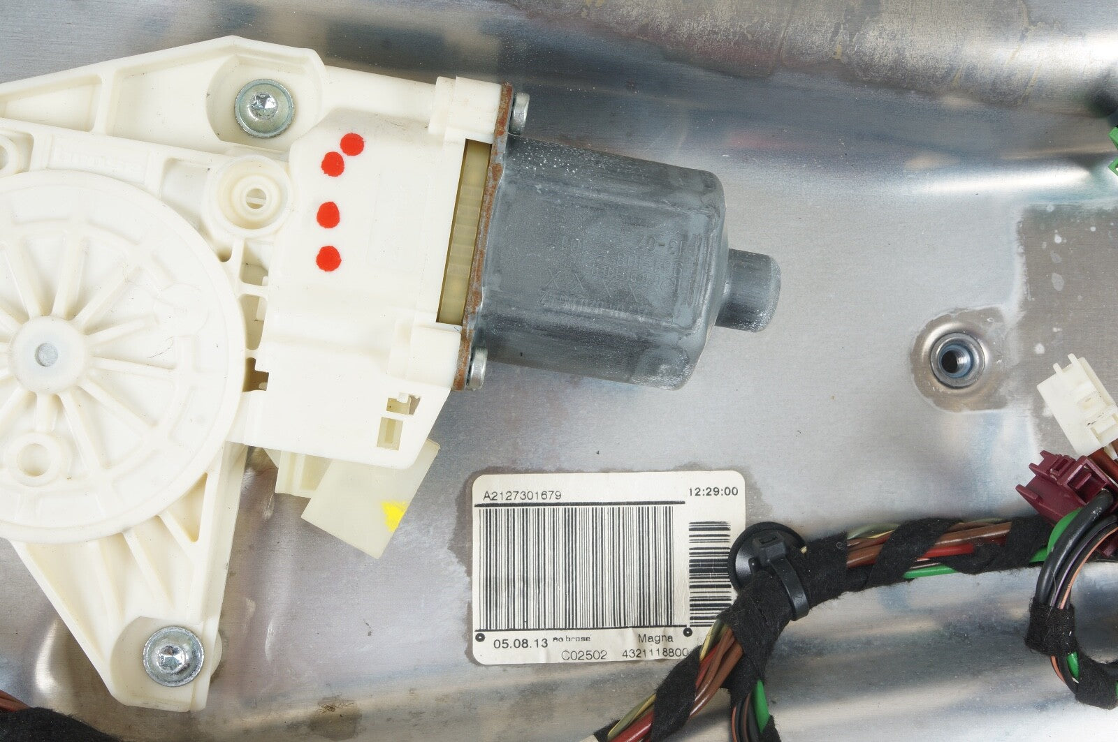 08-14 Mercedes W204 Sdn C250 C300 C350 Rear Right Door Window Regulator Motor
