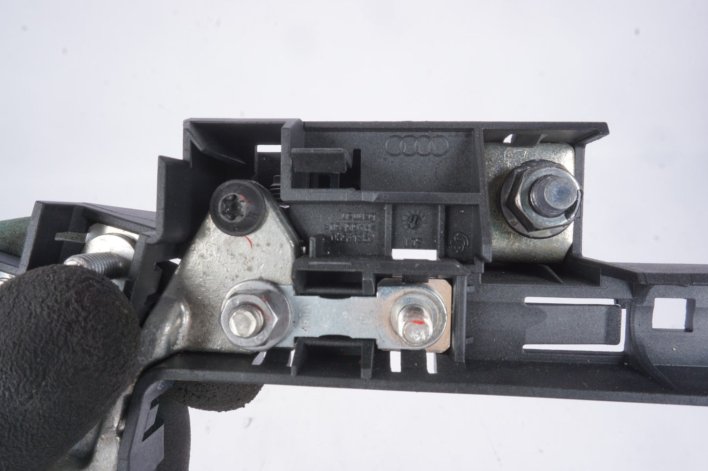 2011 - 2018 AUDI A8 QUATTRO BATTERY TERMINAL POSITIVE CLAMP TN8J0915459 OEM