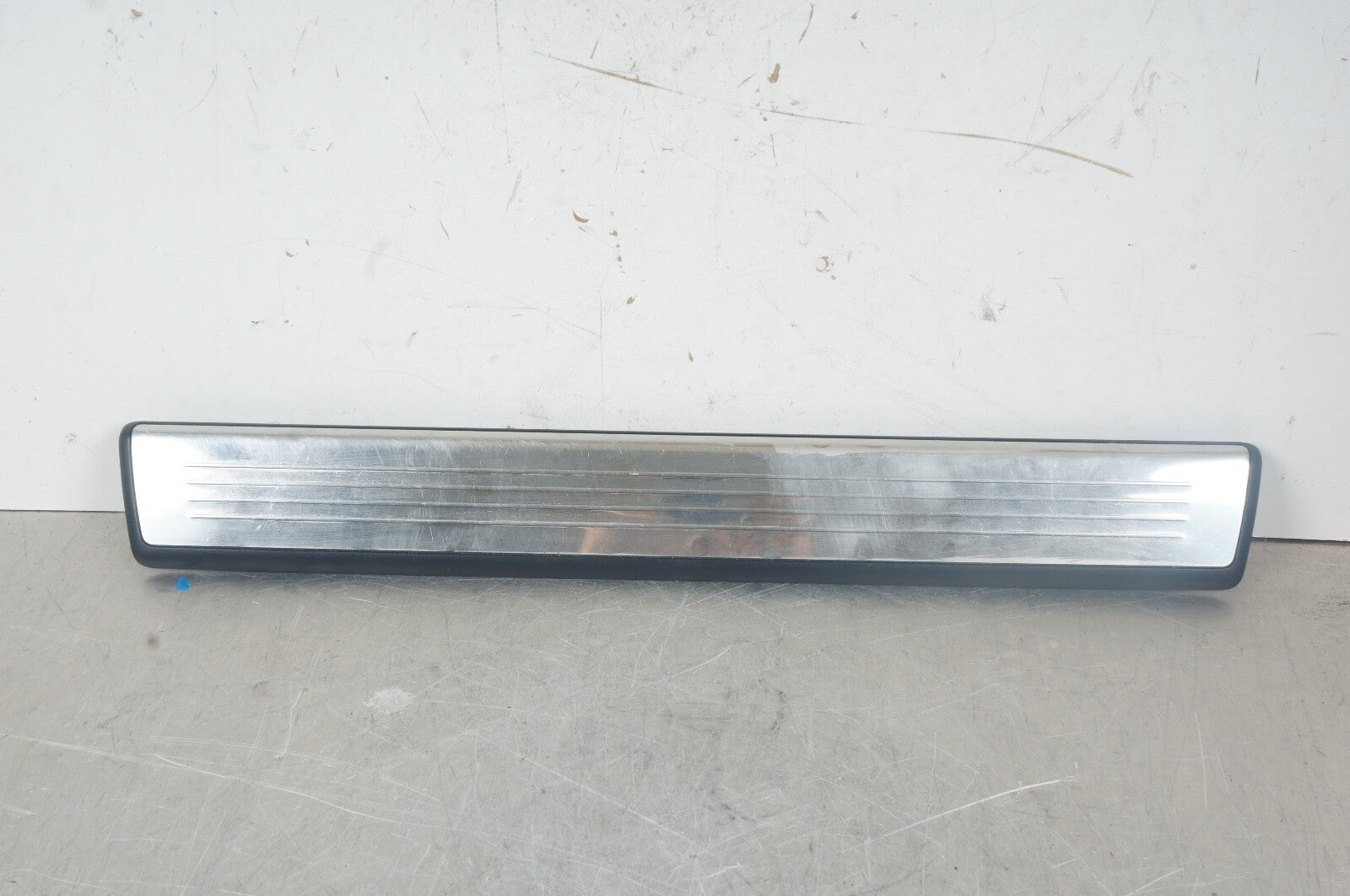 13-20 Mercedes SL400 SL450 SL550 Front RH or LH Door Inner Scuff Plate Black