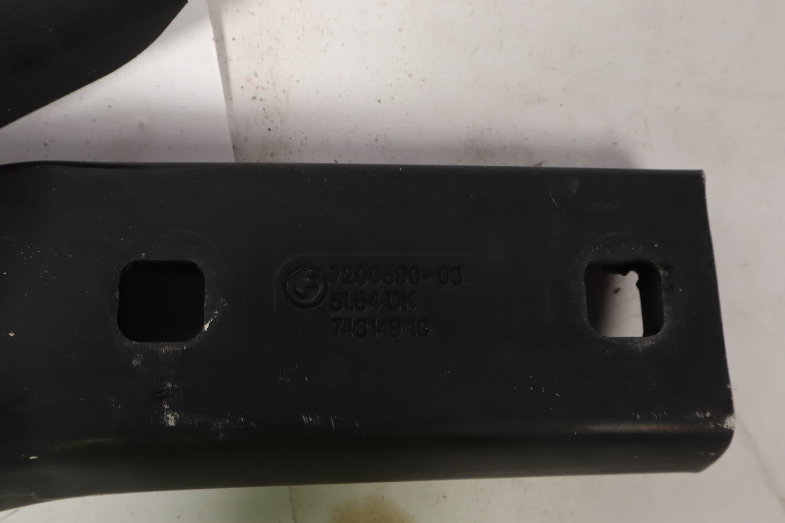 2012 - 2019 BMW 650I RADIATOR SUPPORT UPPER TIE BAR SHIELD OEM
