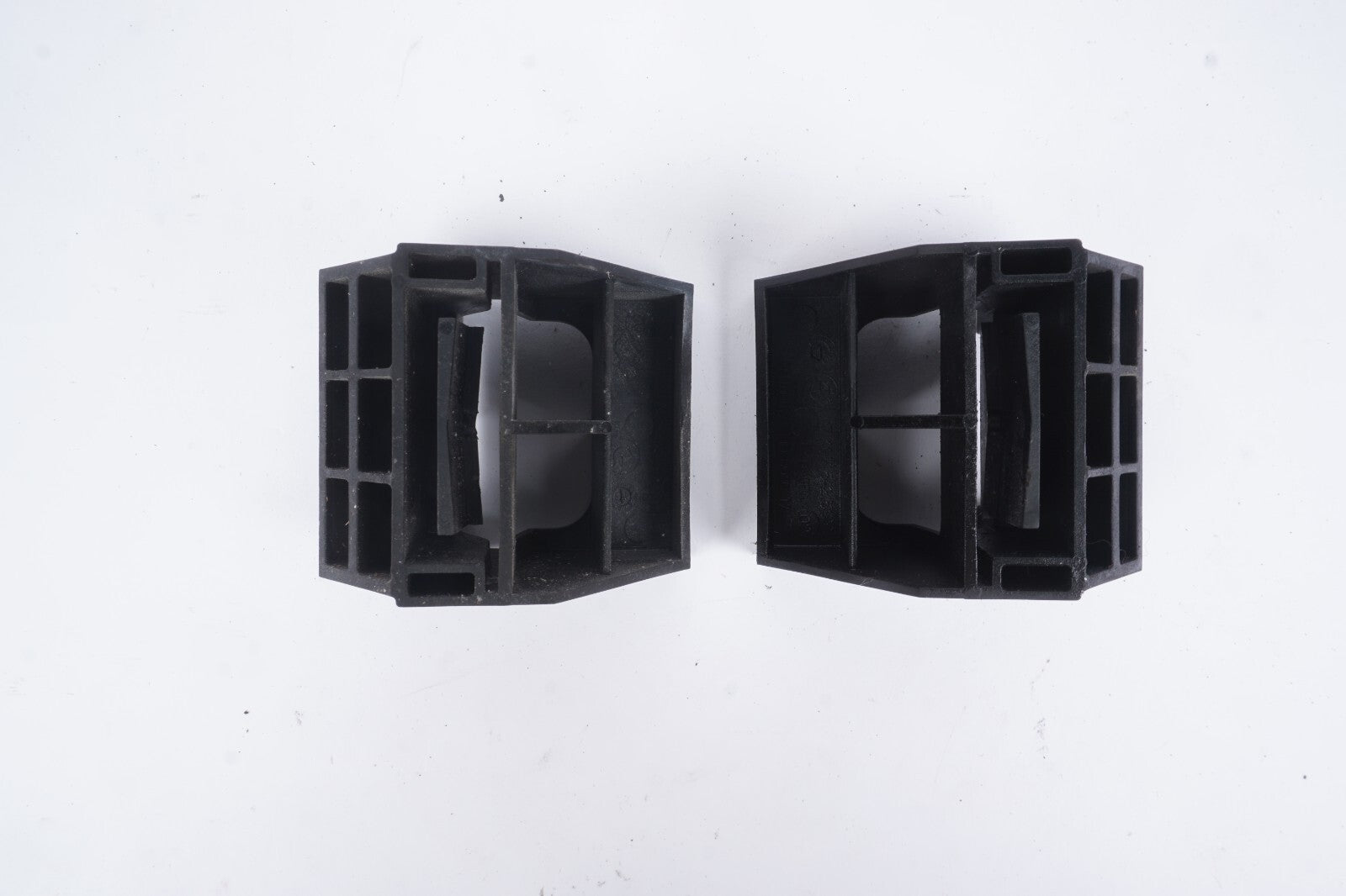 2006 - 2010  BMW 650i E64 Radiator Condenser Lower Bracket Holder 2pcs  OEM