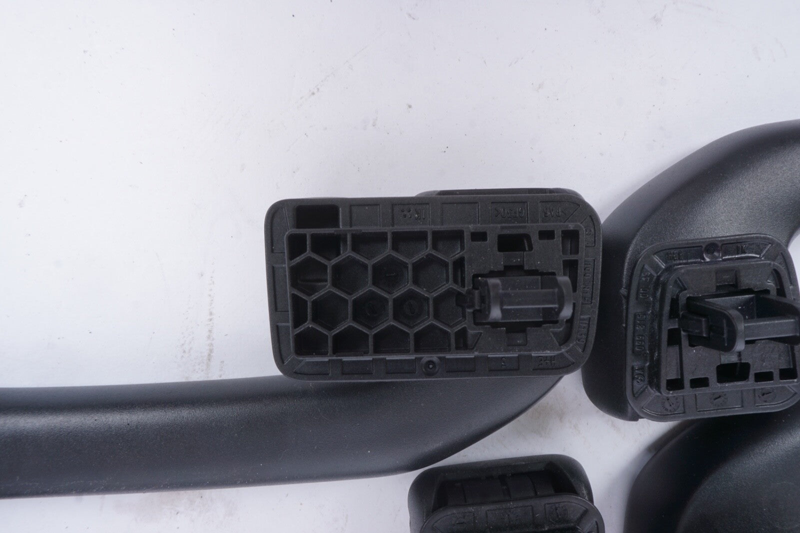 2015 - 2020 MERCEDES GLA250 X156 ROOF HEADLINER GRAB GRIP HANDLE OEM