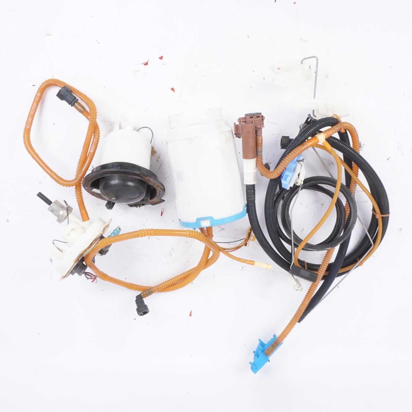 2011 - 2018 PORSCHE CAYENNE LEFT RIGHT GAS TANK FUEL FILTER UNIT OEM