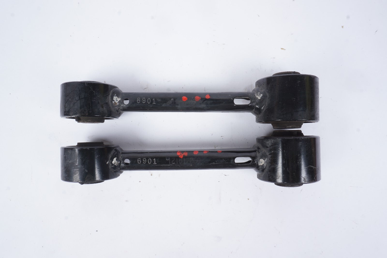 2015 - 2019 Toyota Highlander Rear Lower Control Arm Left & Right OEM