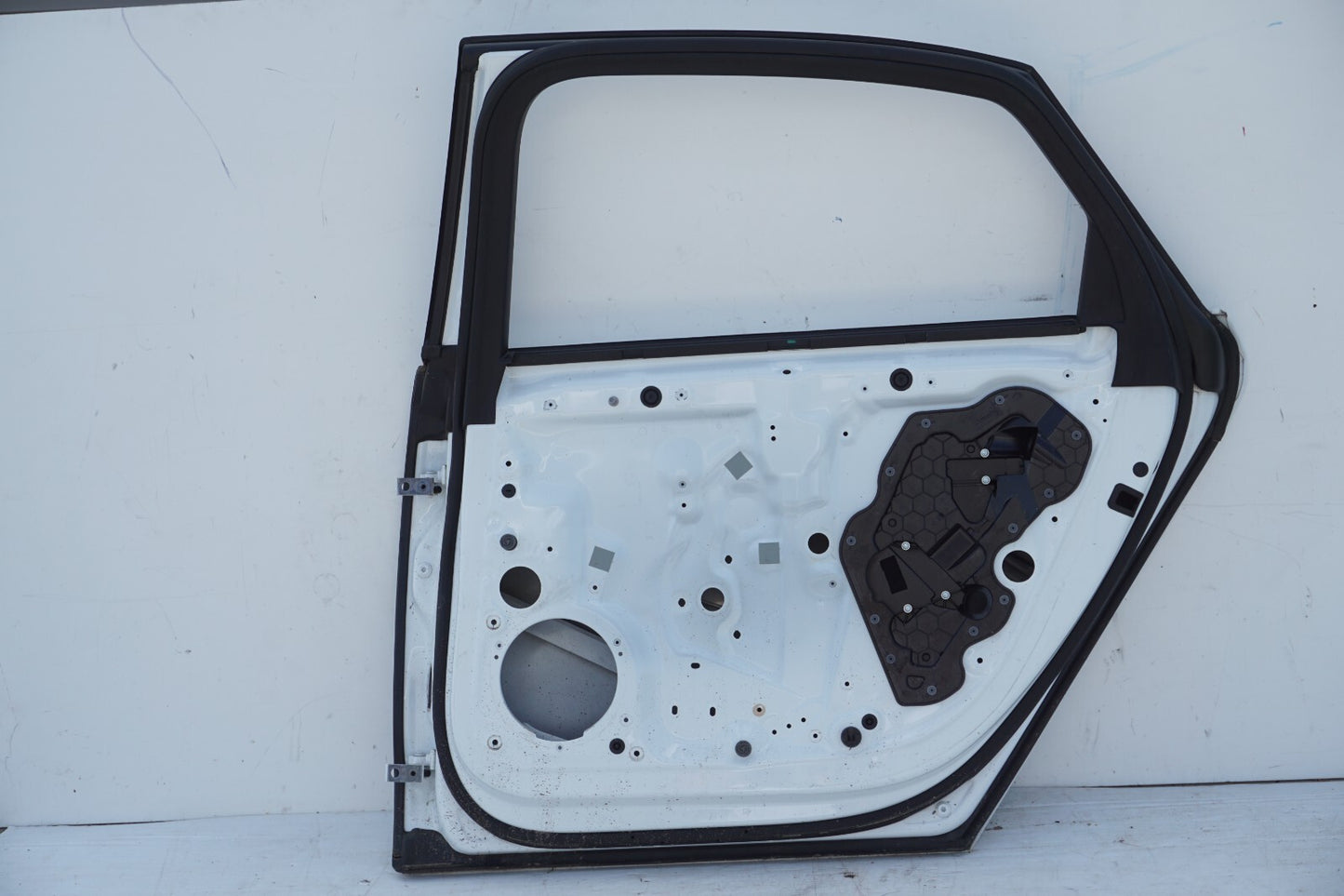 2011 - 2017 AUDI A8L LONG REAR DOOR SHELL RIGHT PASSENGER SIDE OEM
