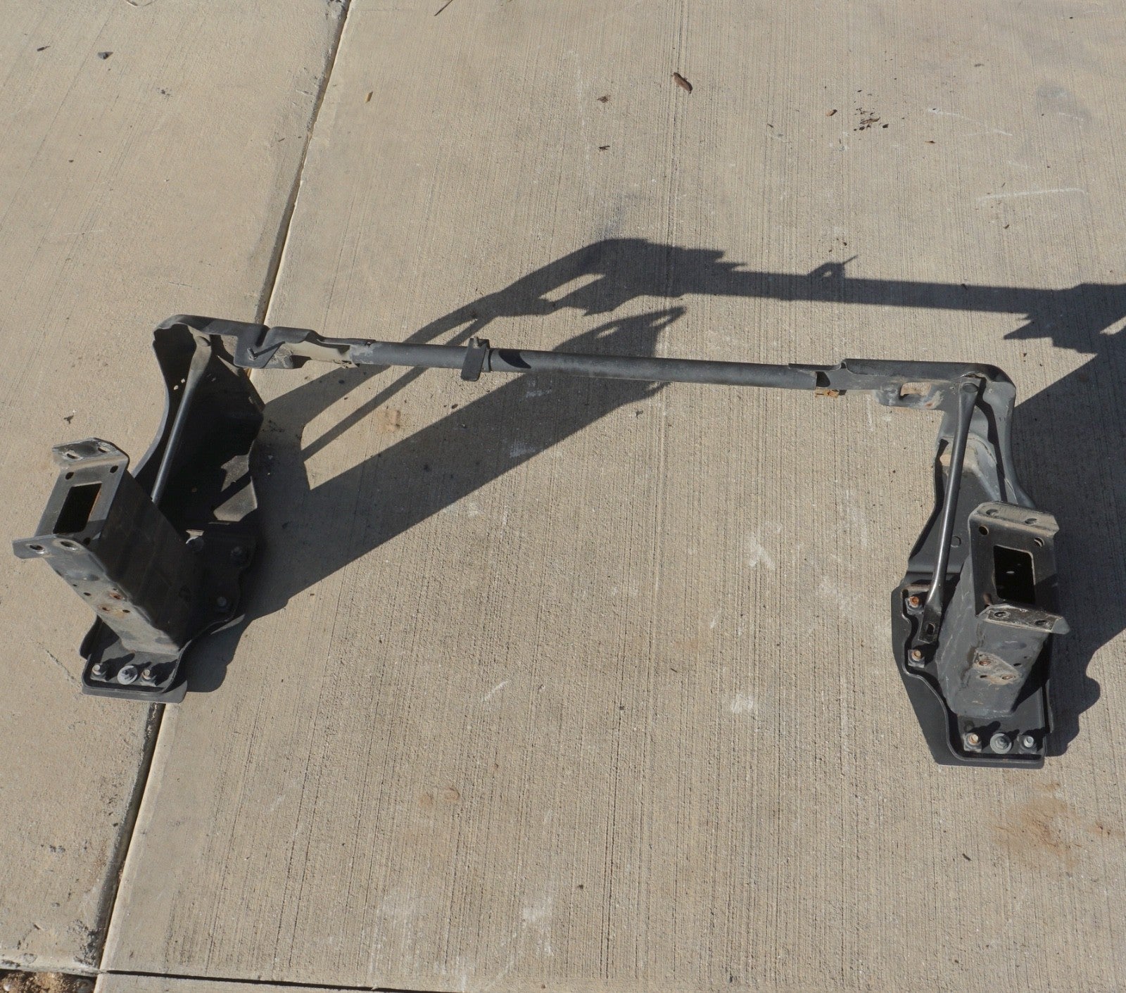 Mercedes R230 SL550 SL500 Front Bumper Reinforcement Bar Lower Radiator Support