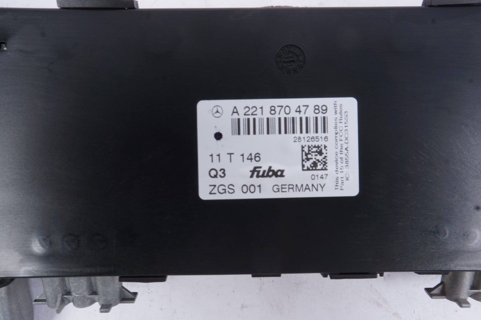 07-13 Mercedes W221 S550 S63 AMG Rear Roof Antenna Amplifier Amp 2218704789 OEM
