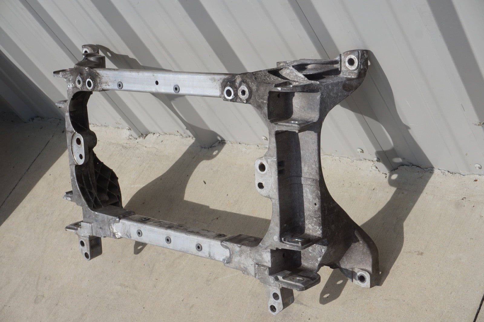 2014 - 2019 Maserati Ghibli RWD Front Suspension Subframe Crossmember OEM