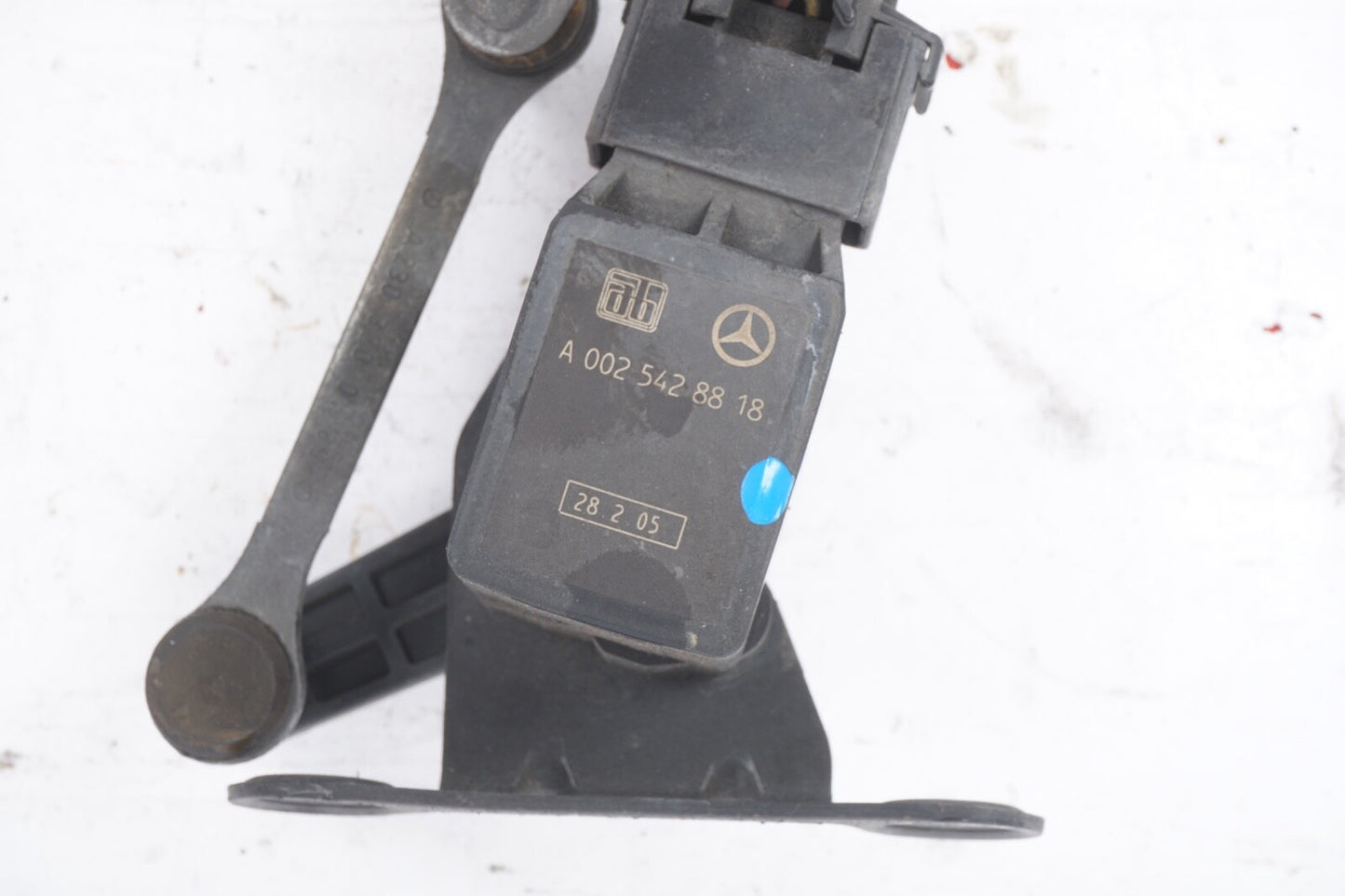 03-12 Mercedes R230 SL500 SLK350 SL55 AMG Suspension Level Sensor 0025428818 OEM