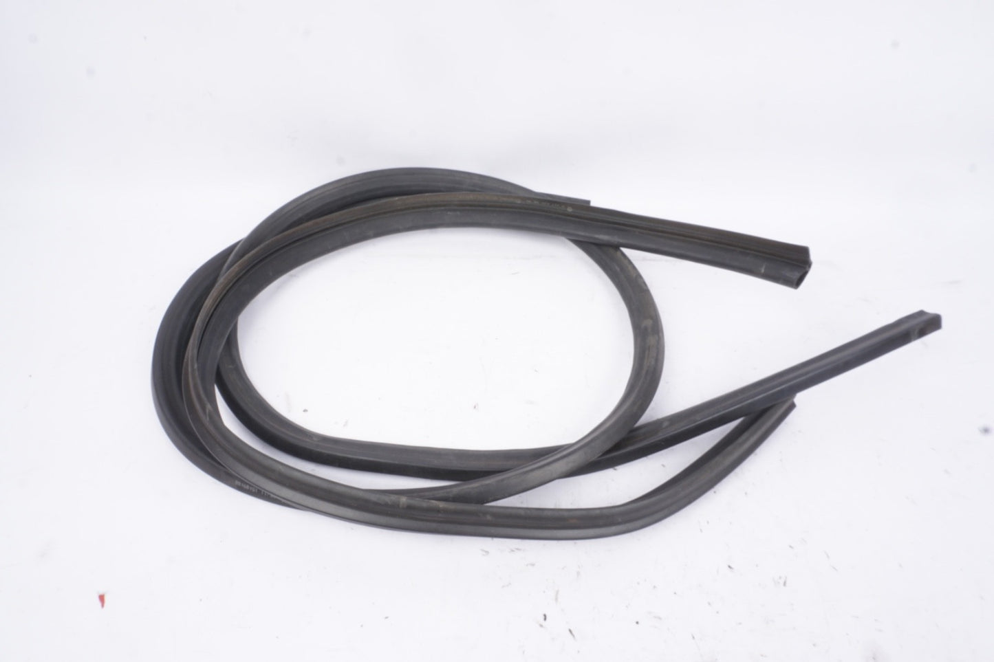 2007 - 2013 MERCEDES W221 S550 HOOD BONNET SEAL RUBBER UNDER OEM