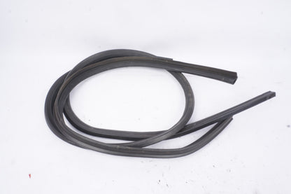 2007 - 2013 MERCEDES W221 S550 HOOD BONNET SEAL RUBBER UNDER OEM