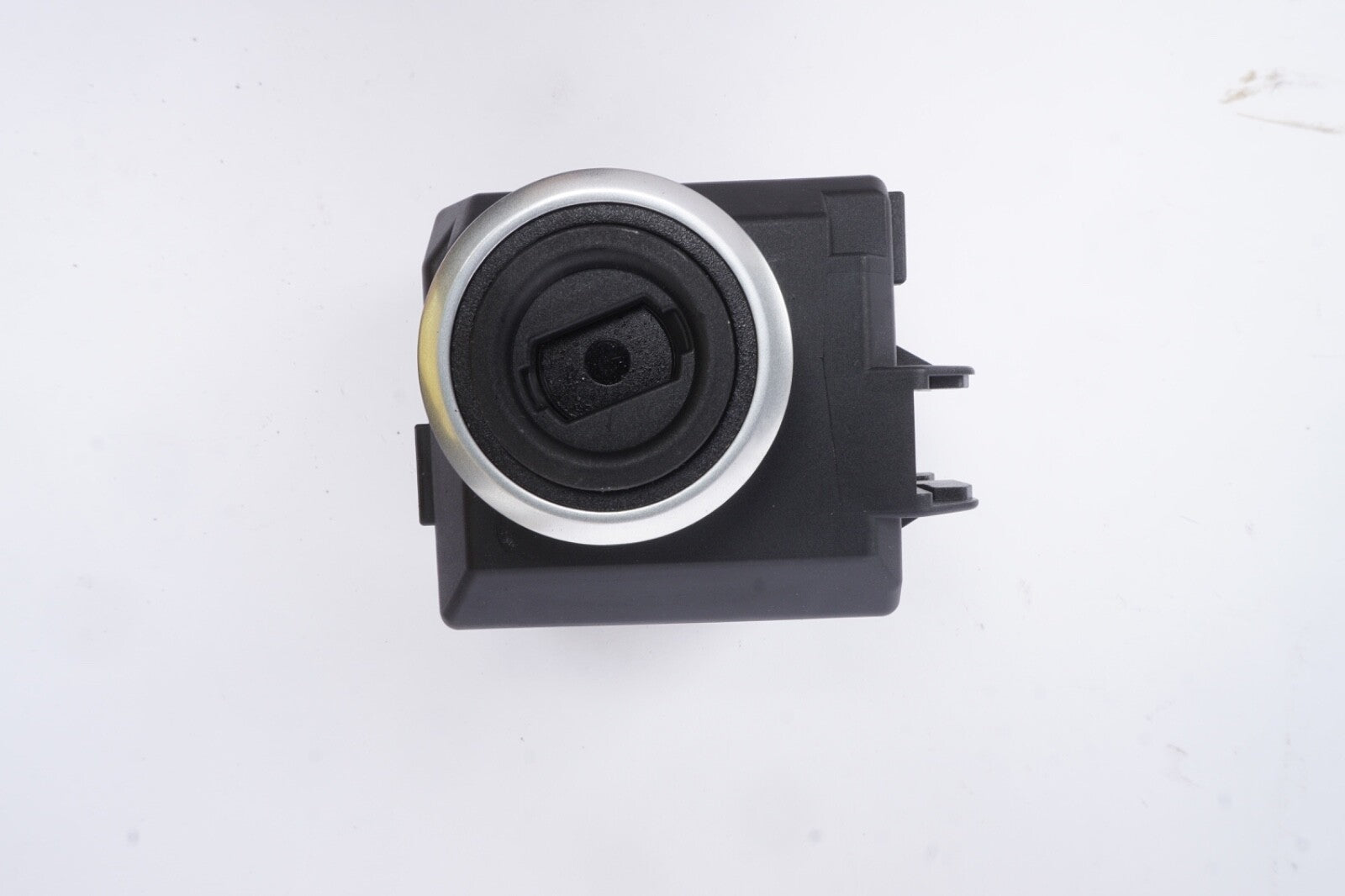 2016 - 2020 MERCEDES GLA250 X156 ENGINE IGNITION START STOP SWITCH BUTTON OEM