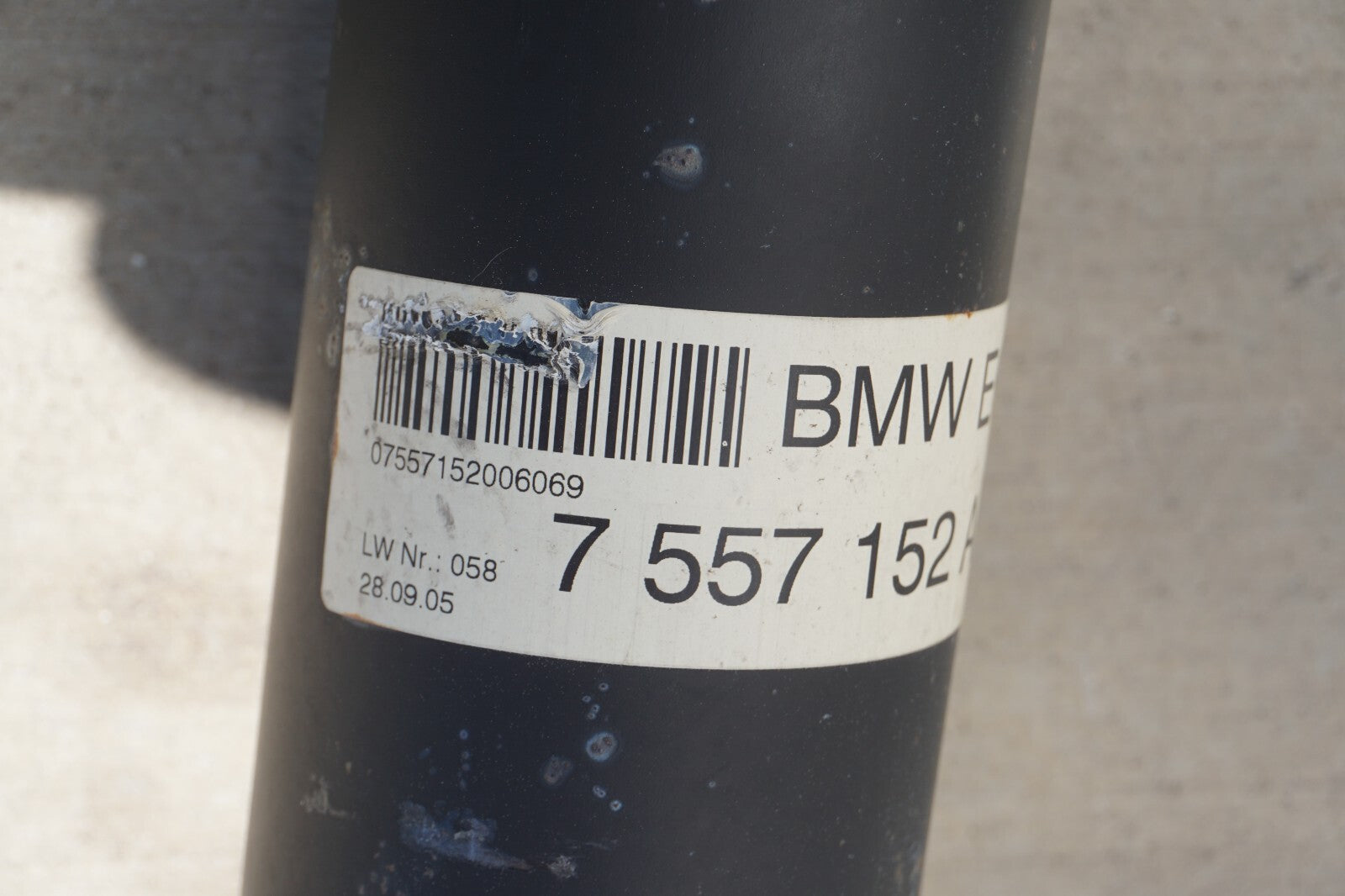 2006 - 2010  BMW 650i E63 E64 AT Rear Driveshaft Propeller 7557152 OEM