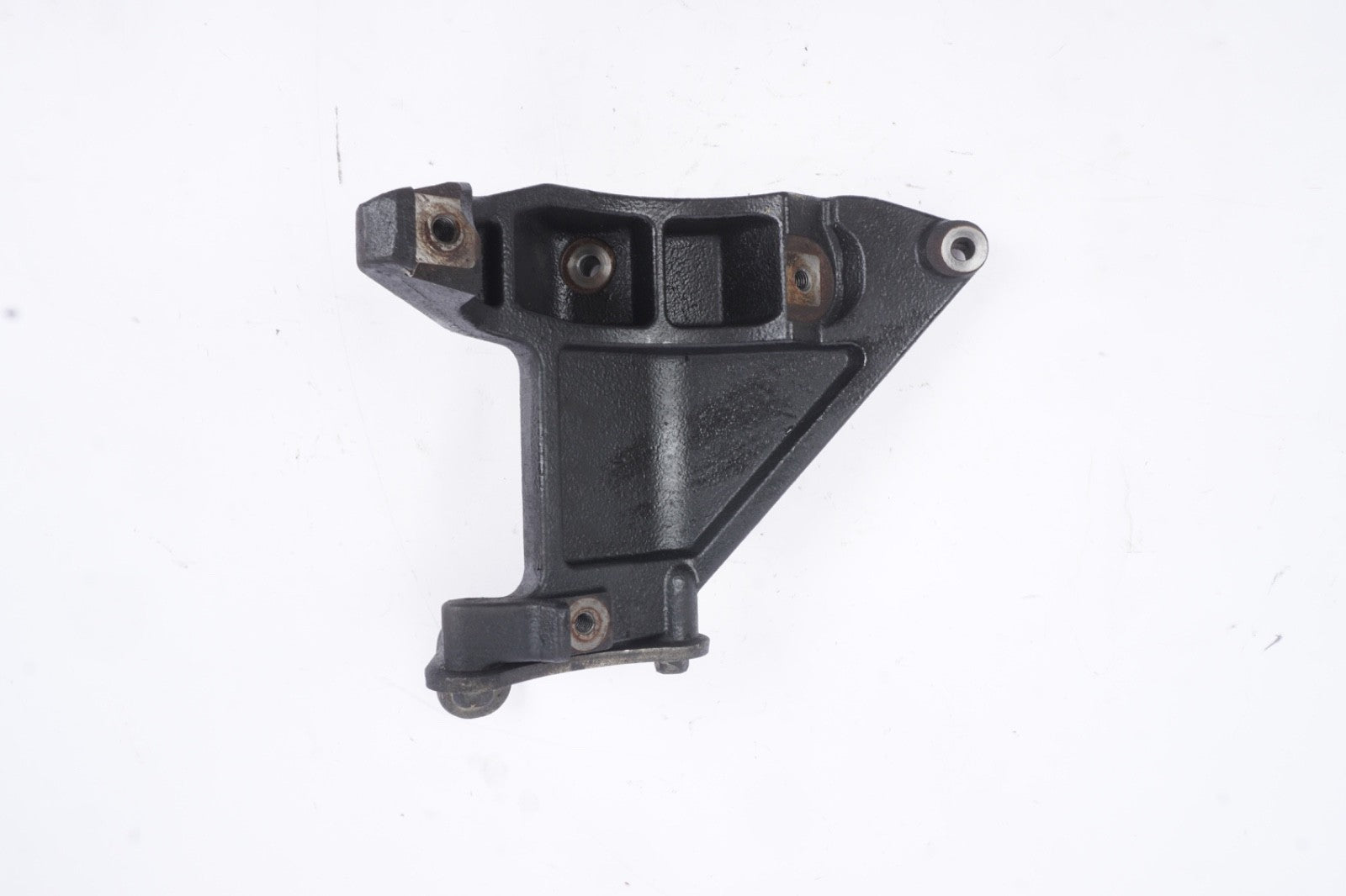 2016 - 2019 NISSAN TITAN XD OEM 5.0L DIESEL A/C FRONT BRACKET 11910EZ40A