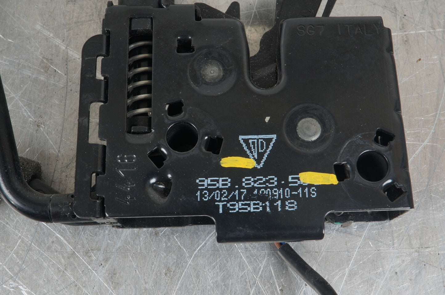 2010 - 2020 BENTLEY MULSANNE Hood Lock Latch Release Cable Wiring X 2