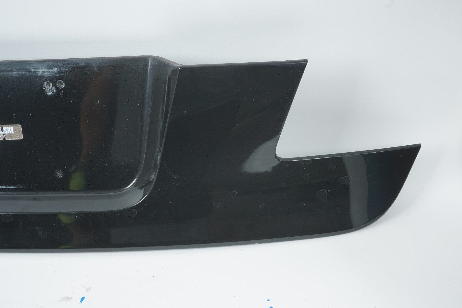 2009 - 2012 BMW 750Li TRUNK LID LICENSE PLATE HOLDER PANEL 7205771 OEM