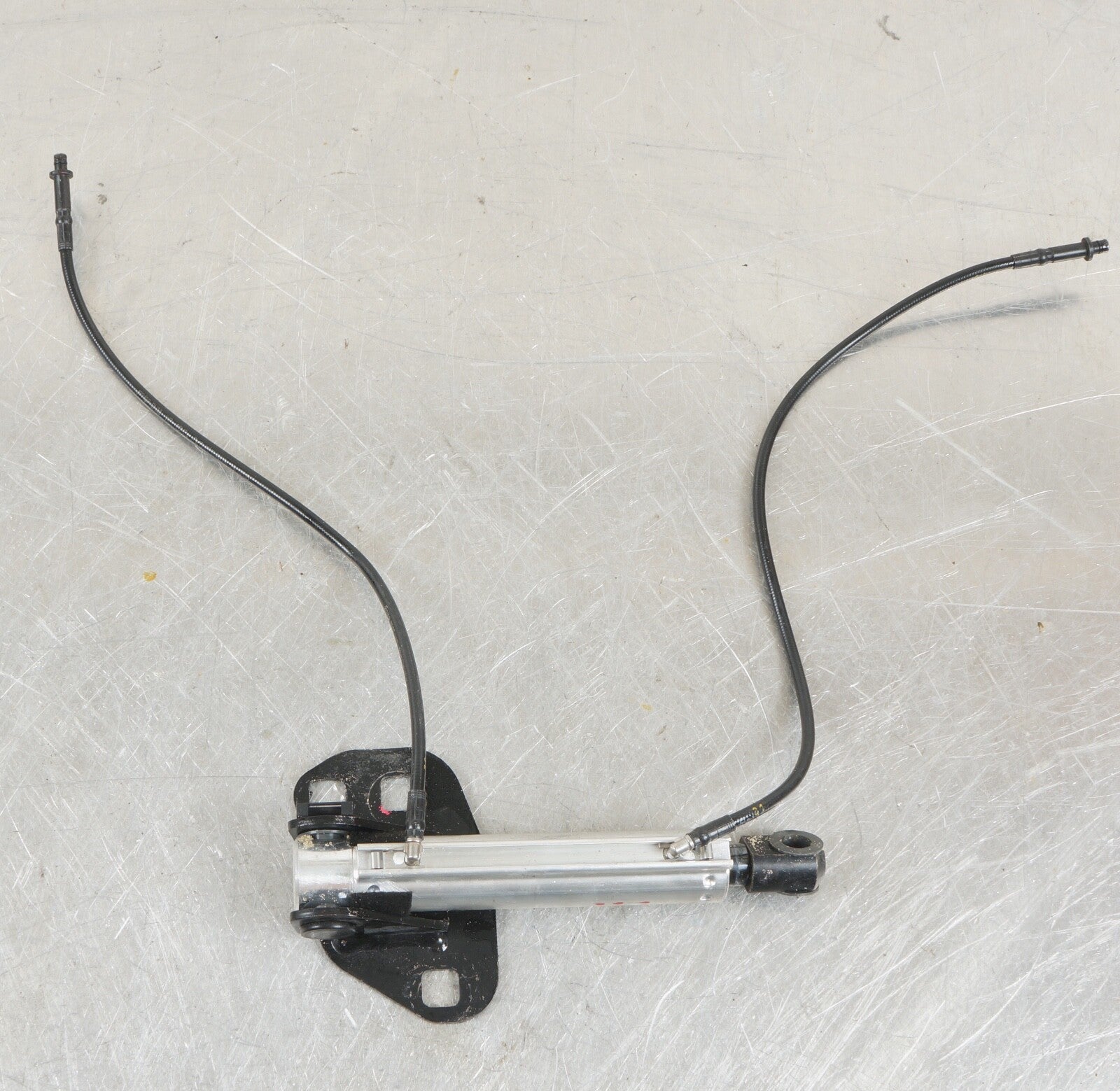 06-13 VOLVO C70 CONVERTIBLE ROOF TOP HYDRAULIC  SHOCK LINE 31
