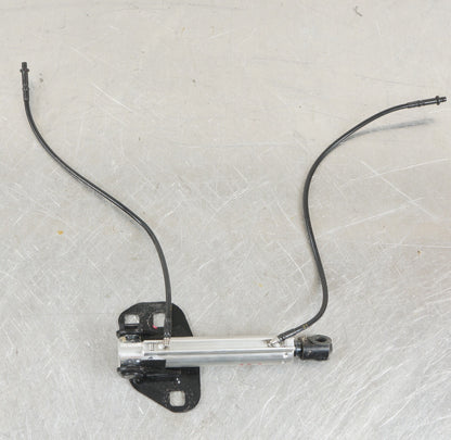 06-13 VOLVO C70 CONVERTIBLE ROOF TOP HYDRAULIC  SHOCK LINE 31
