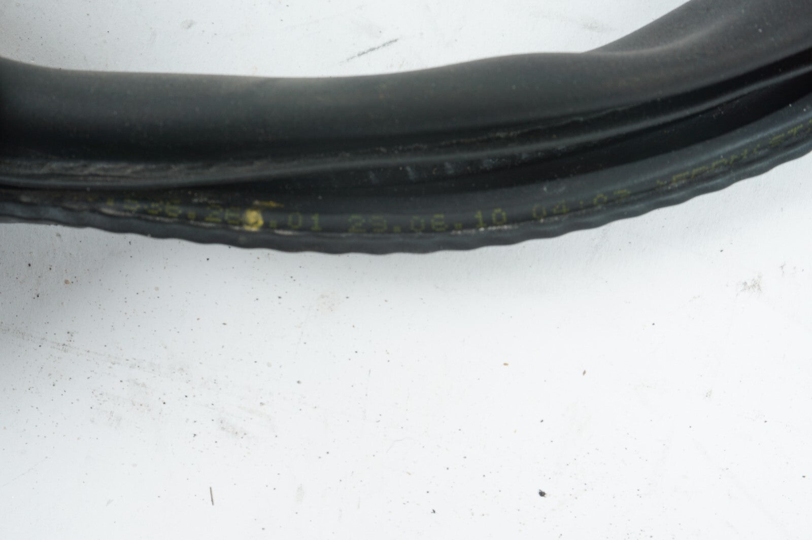10 - 16 PORSCHE PANAMERA REAR RIGHT PASSENGER SIDE DOOR WEATHERSTRIP SEAL OEM