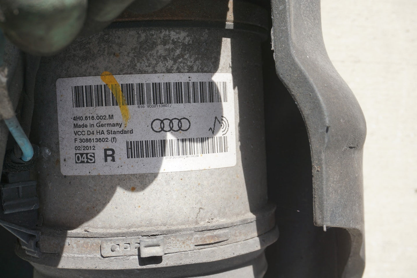 11-18 Audi A8L Rear Right Passenger Air Suspension Shock Strut 4H0616002M OEM